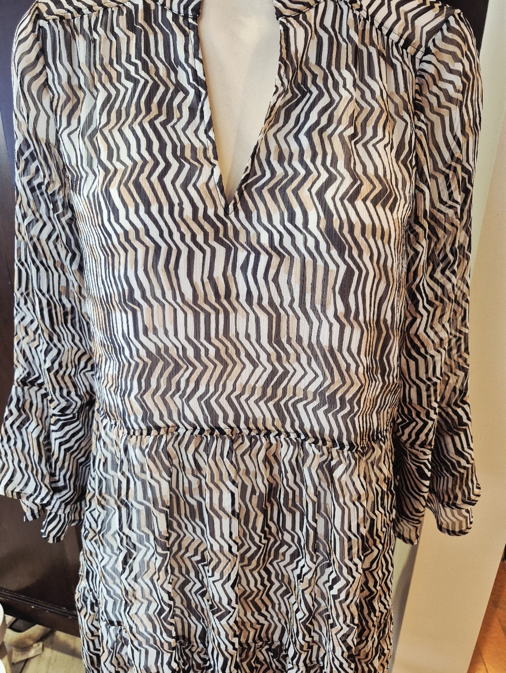 Marxk Laurel Black & White Zigzag V-Neck Long Sleeve Dress Size 36 Euro - Picture 6 of 7